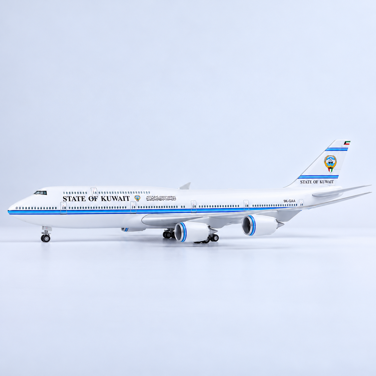 State of Kuwait Boeing 747-8 1:160 LED Model | 47cm