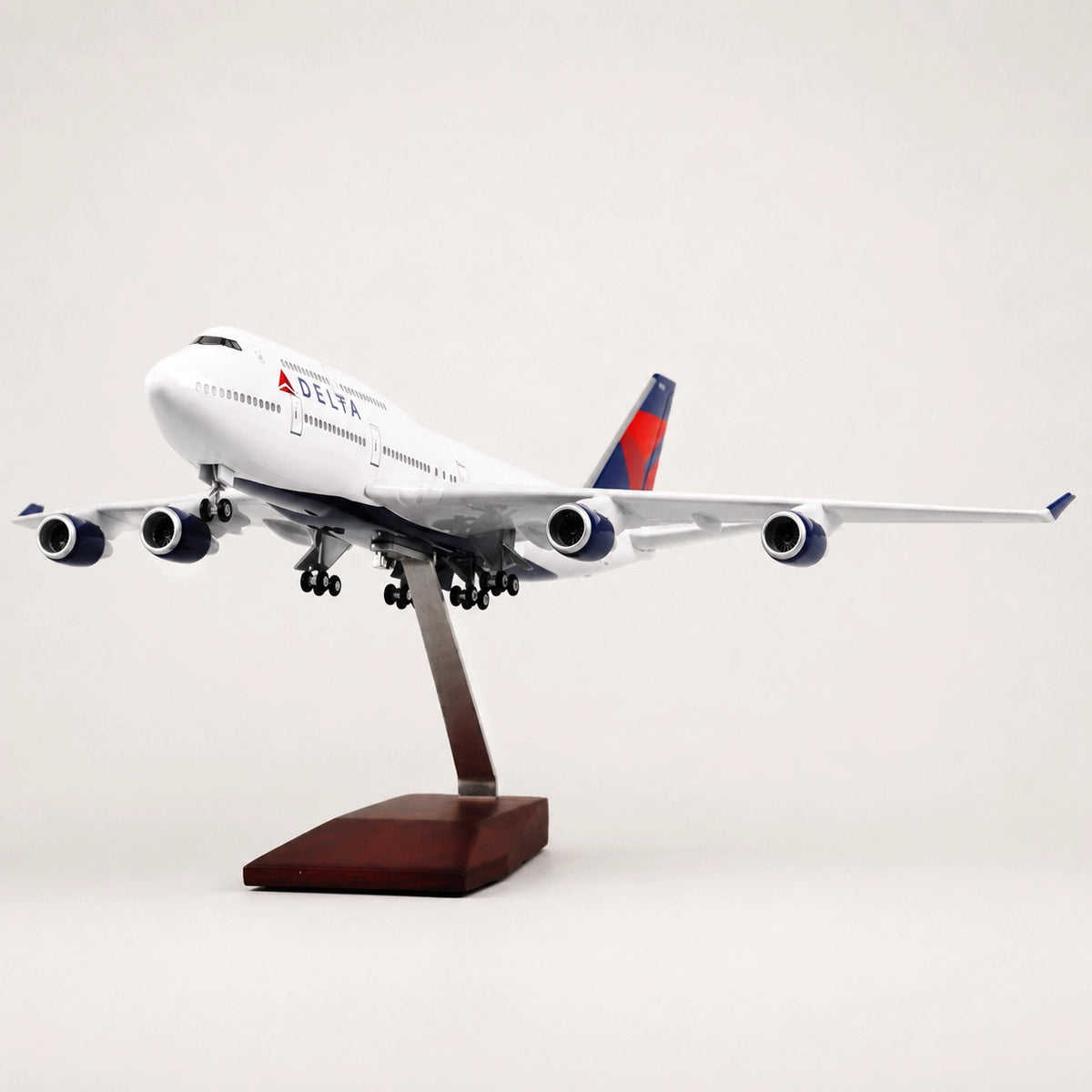 BOEING 747 DELTA AIR LINES The Queen of the Skies: A Timeless Aviation Legend LED Lights Open Cabin
