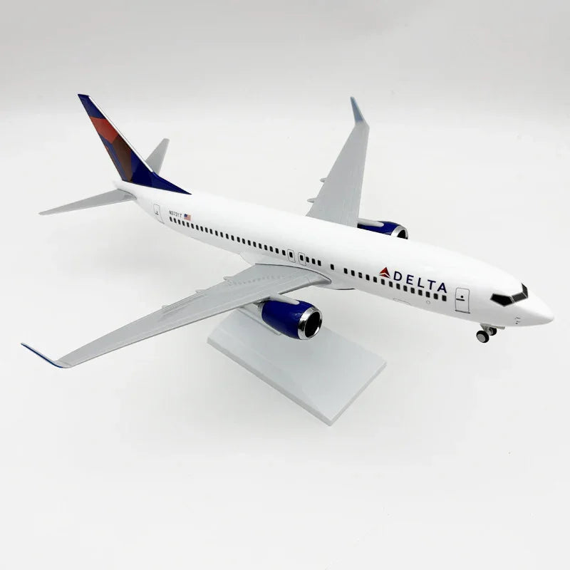 Boeing 737 Delta Air Lines – Scale 1:130 – 30 cm (11.8 in) – Resin – Modern Livery