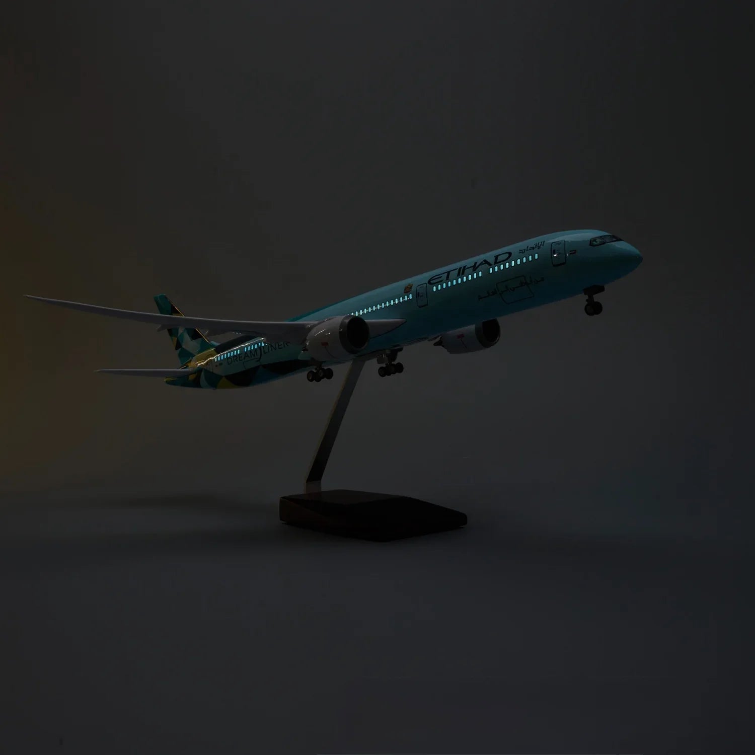 Boeing 787-10 Etihad Airways 1:145 – 47 cm / 18.5 in – LED Lights
