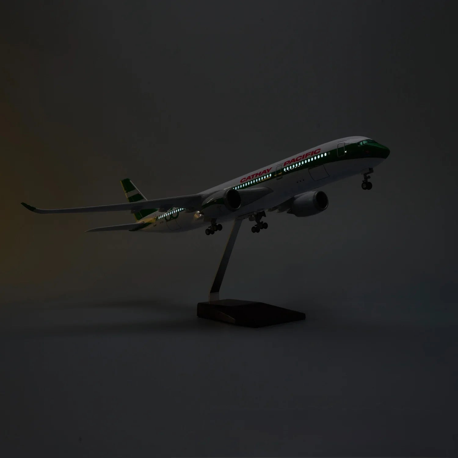 A350 Cathay Pacific 1:142 – 47 CM / 18.5 IN – 80 YEARS COMMEMORATIVE