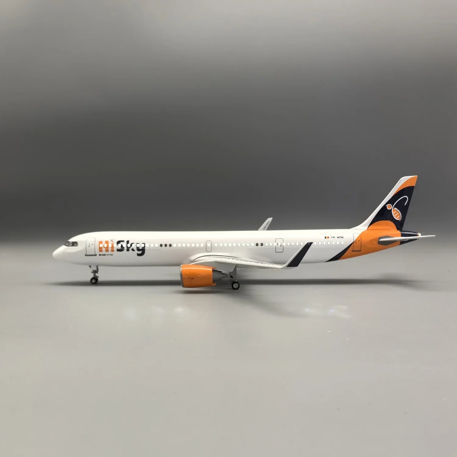 A321NEO HI SKY - SCALE 1/100 - 44CM - 18.5 IN - AIRPLANE MODEL