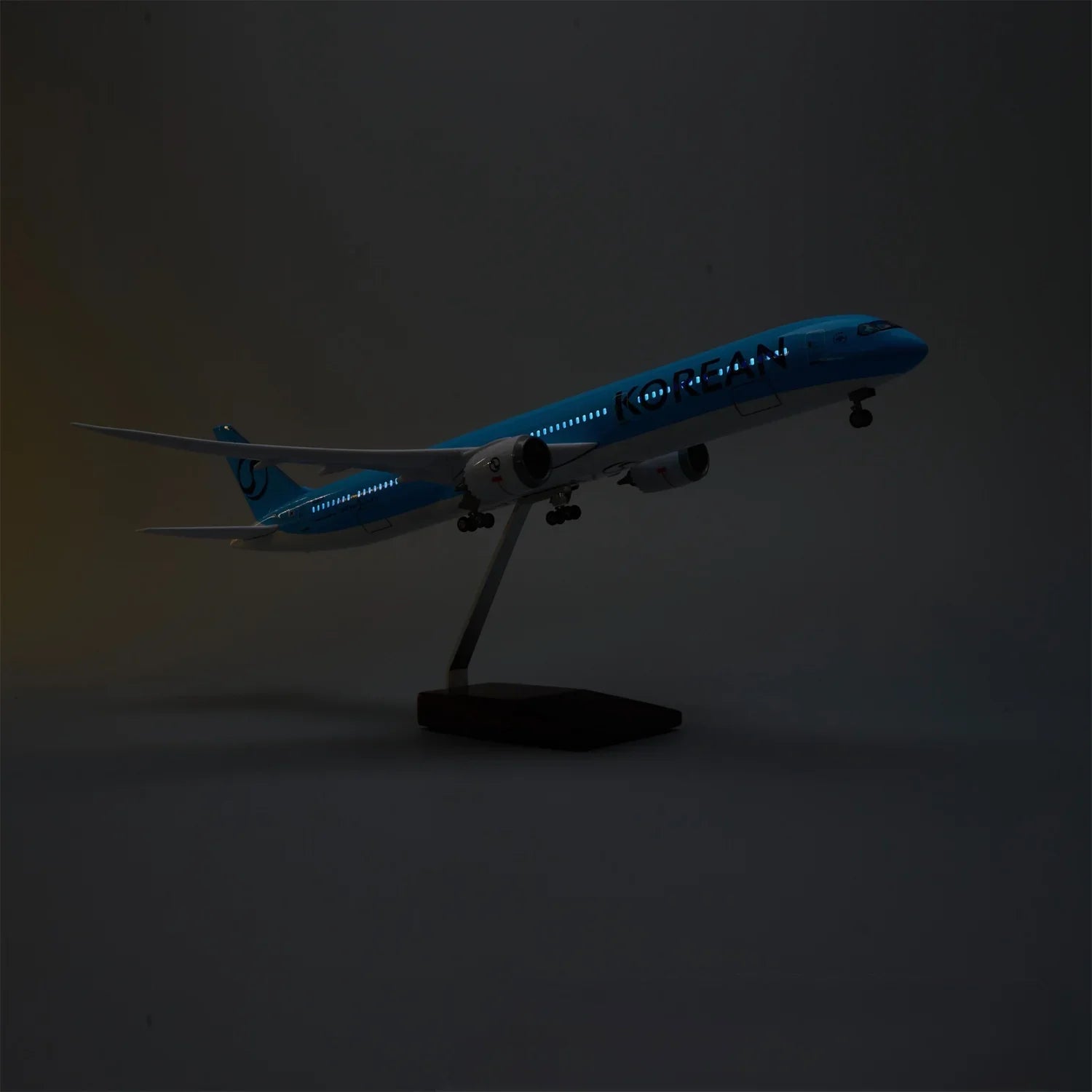 Boeing 787-10 Korean Air 1:145 – 43 cm / 16.9in – LED Lights