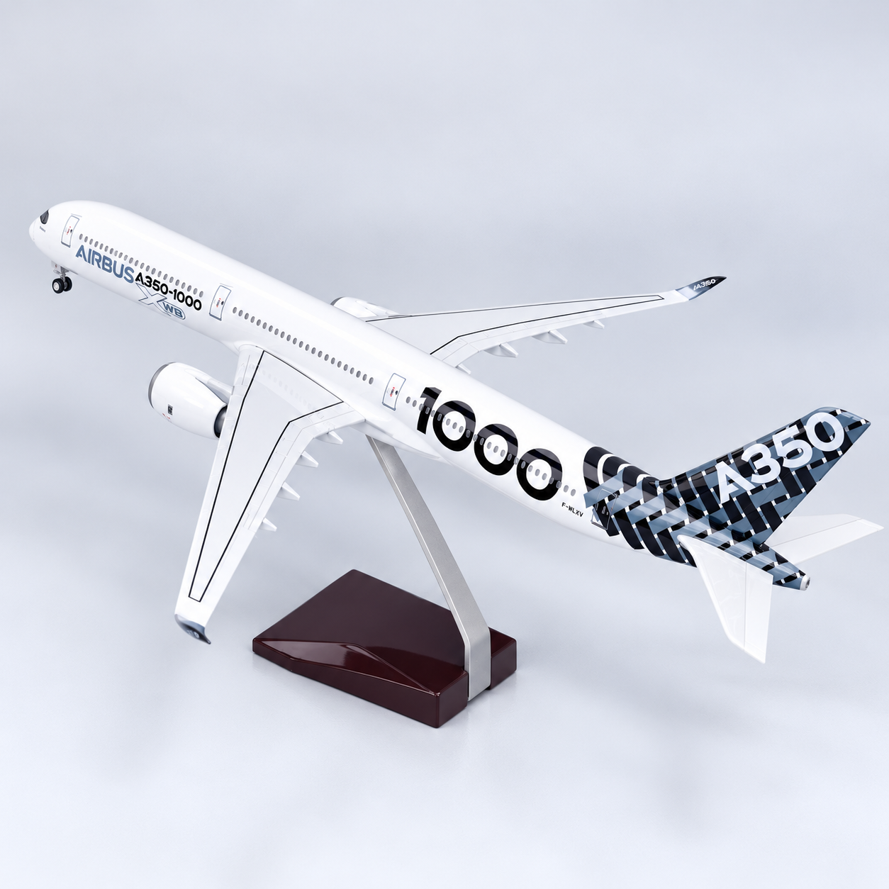 Airbus A350-1000 XWB 1:157 LED Aircraft Model – 47cm