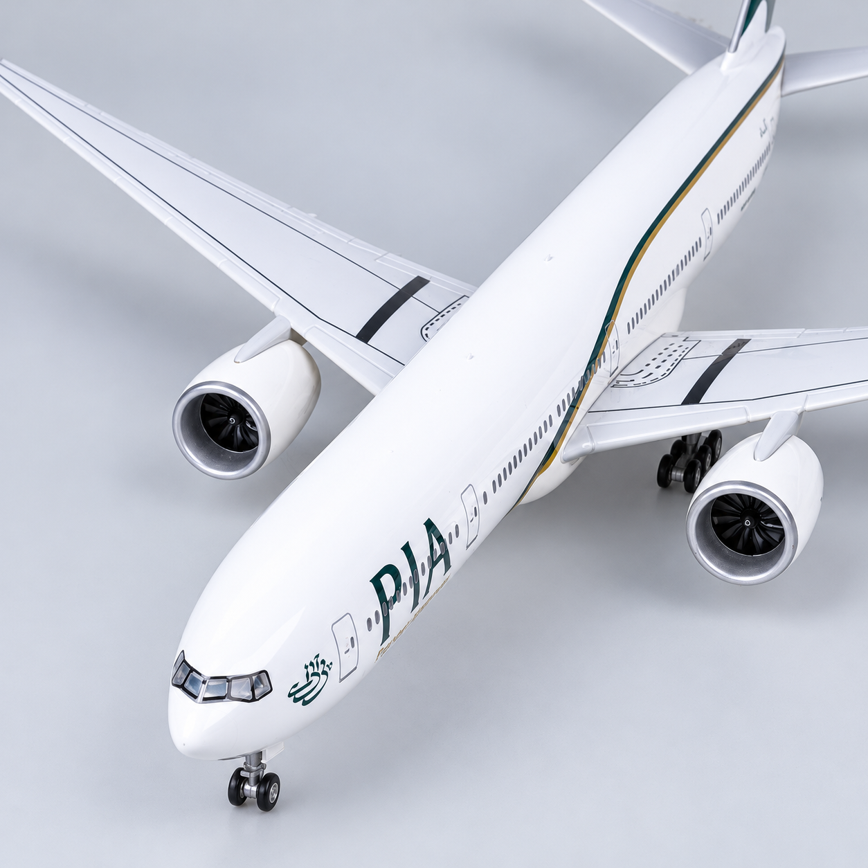 Pakistan International Airlines (PIA) Boeing 777 1:157 Scale Resin Aircraft Model
