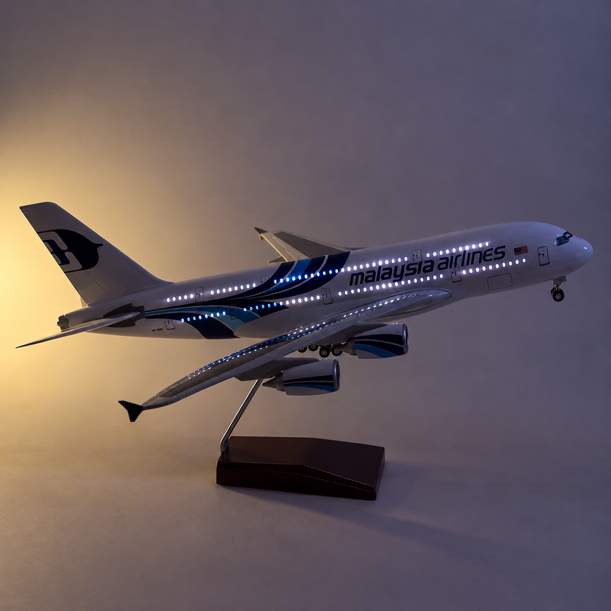Malaysia Airlines Airbus A380-800 1:160 Scale Sound-Activated LED Aircraft Model