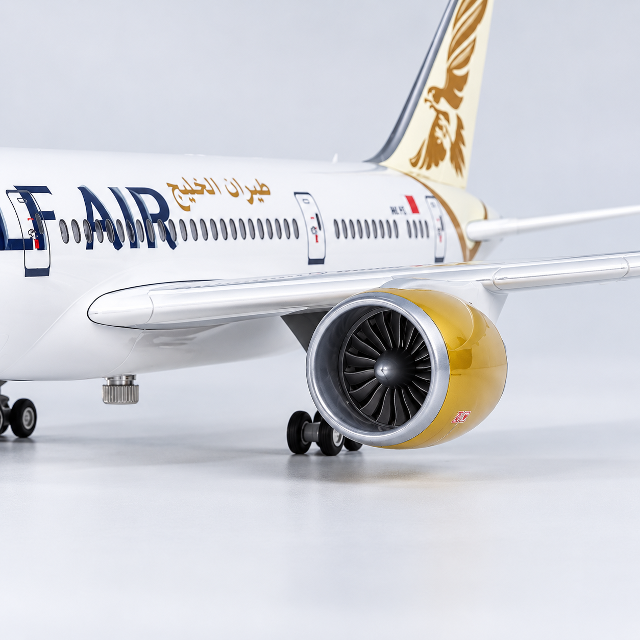 Gulf Air Boeing 787-9 Dreamliner 1:130 Scale LED Aircraft Model
