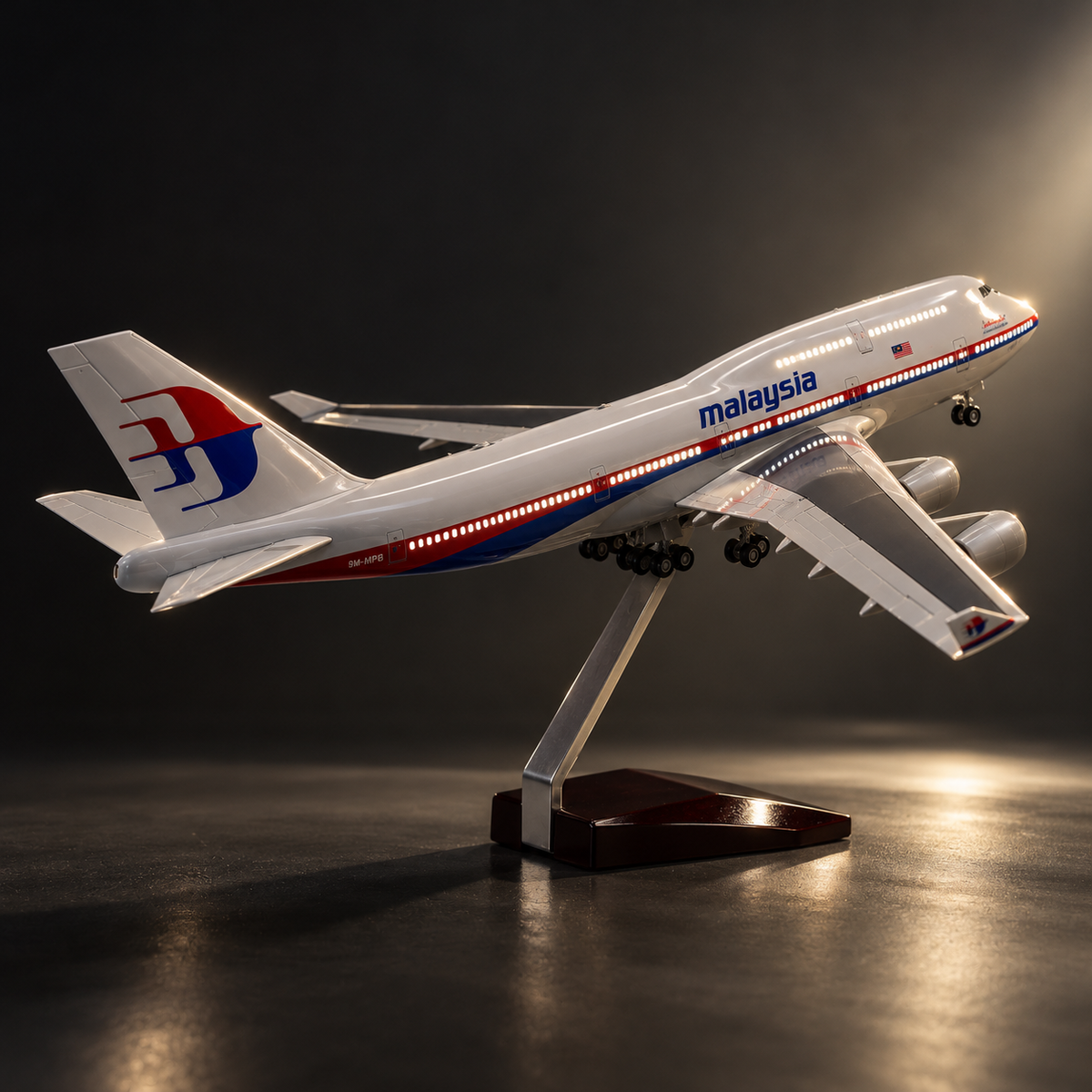 Malaysia Airlines Boeing 747-400 1:150 Scale Resin Aircraft Mode