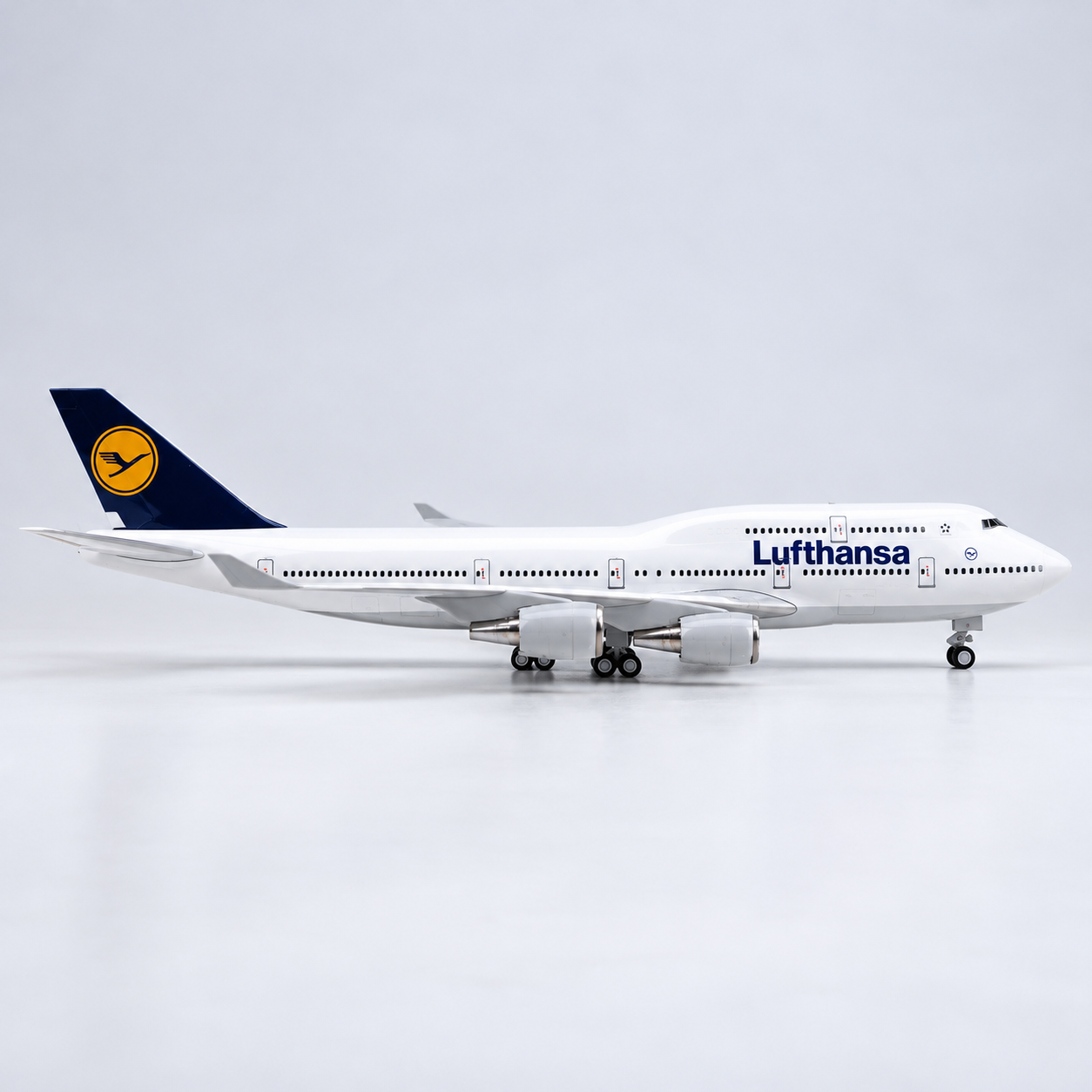 Lufthansa Boeing 747-4 1:250 Scale Resin Aircraft Model – 30 cm / 11.8 in