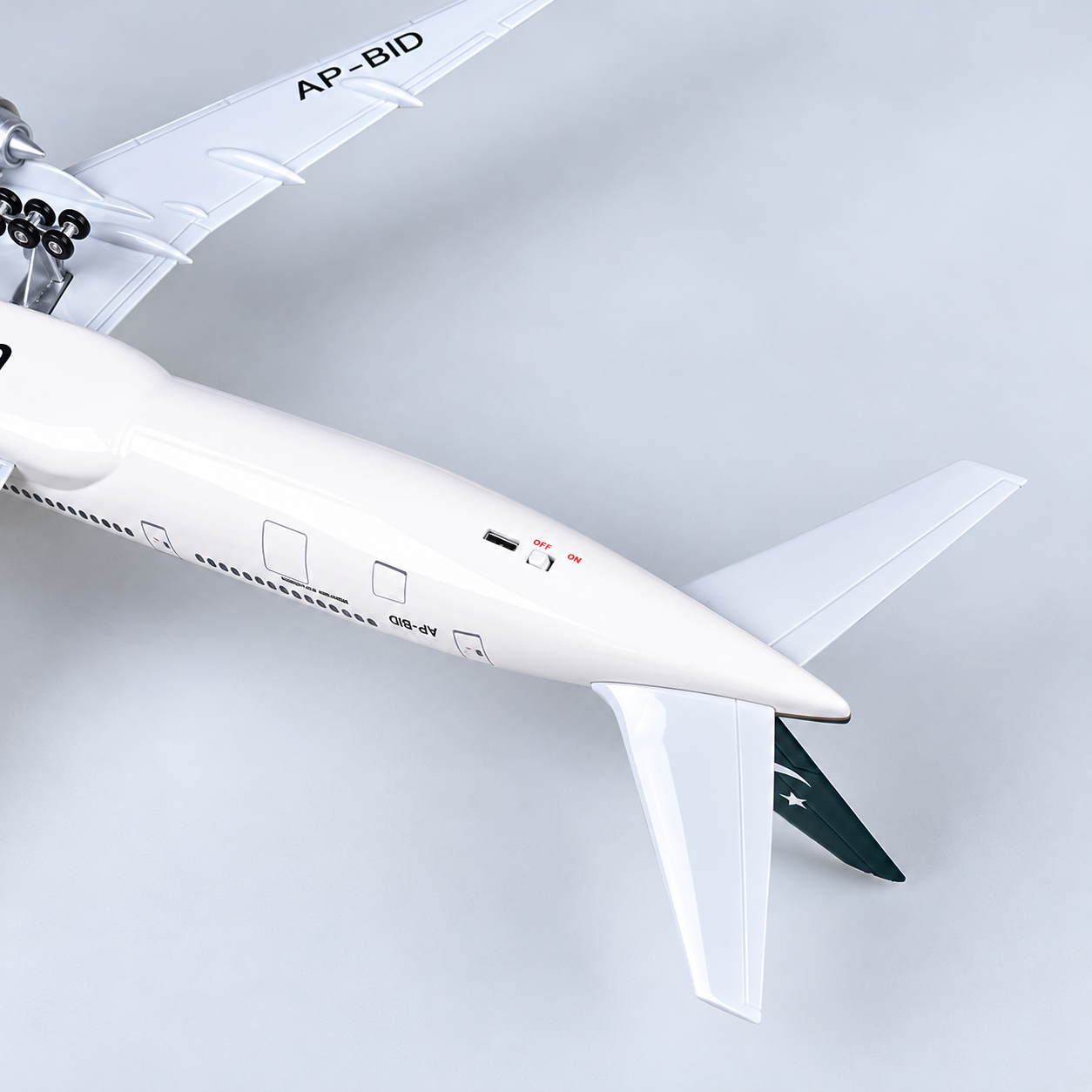 Pakistan International Airlines (PIA) Boeing 777 1:157 Scale Resin Aircraft Model