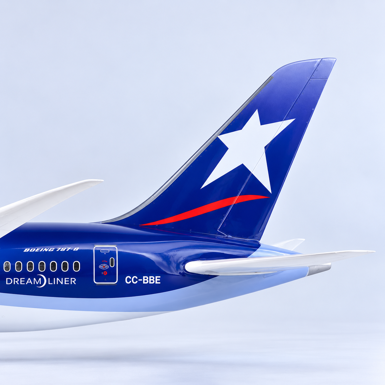 LAN Airlines Boeing 787-8 CC-BBE 1:130 Scale Aircraft Model