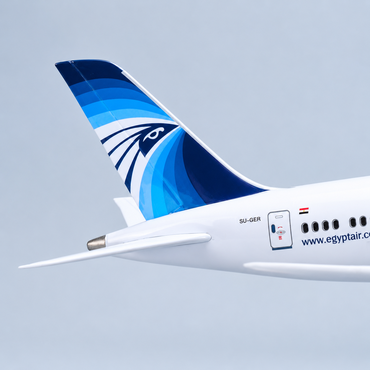 EgyptAir Boeing 787-9 Dreamliner 1:130 LED Model | 43cm Aircraft