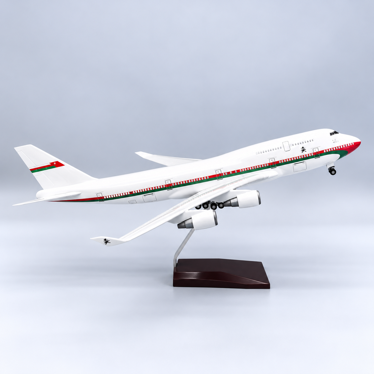 Oman Presidential Boeing 747-400 1:150 Scale LED Model – 47cm