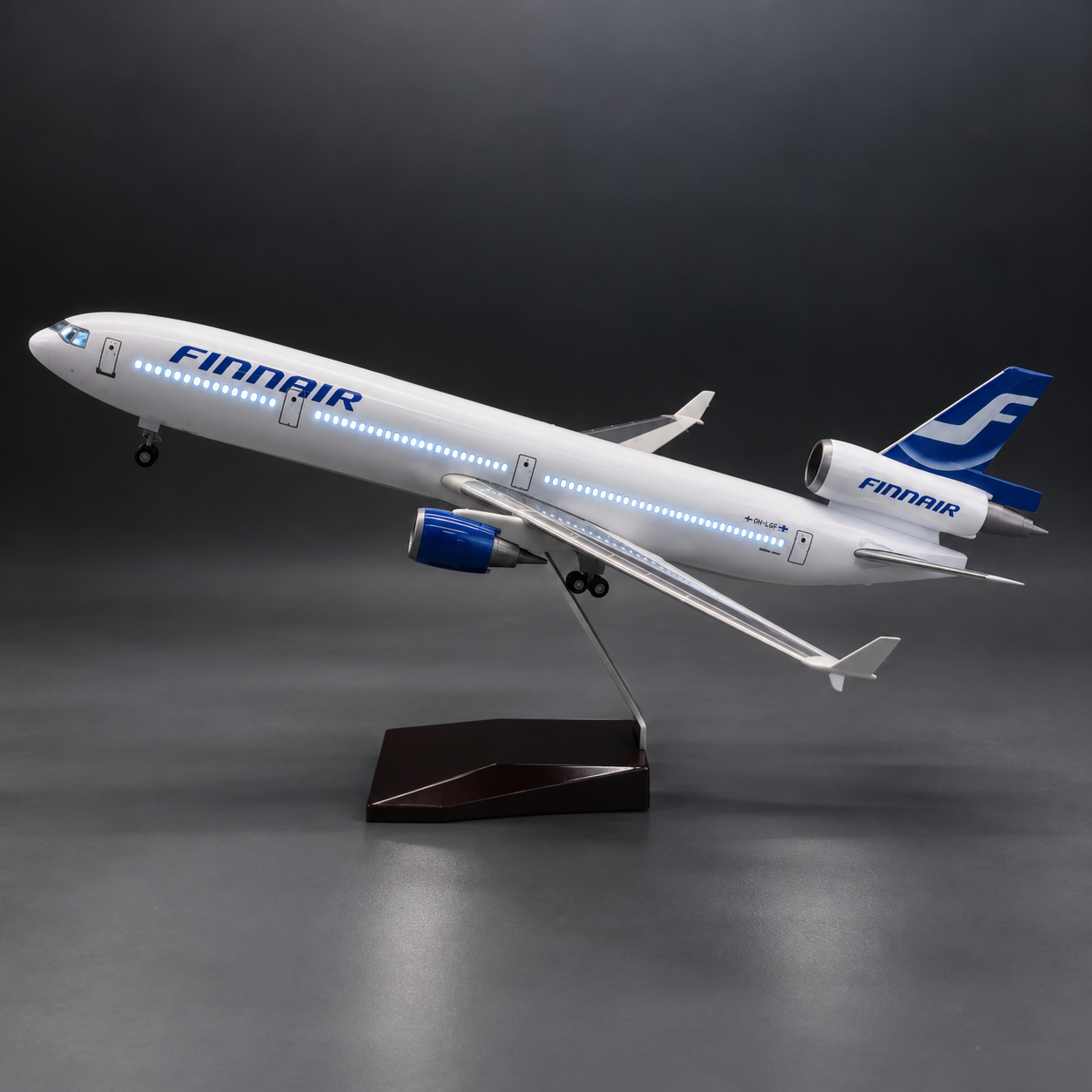 Finnair McDonnell Douglas MD-11  LED