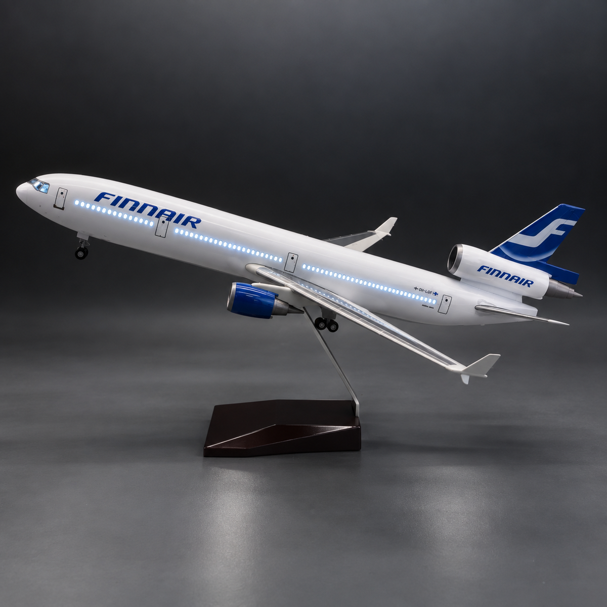 Finnair McDonnell Douglas MD-11  LED
