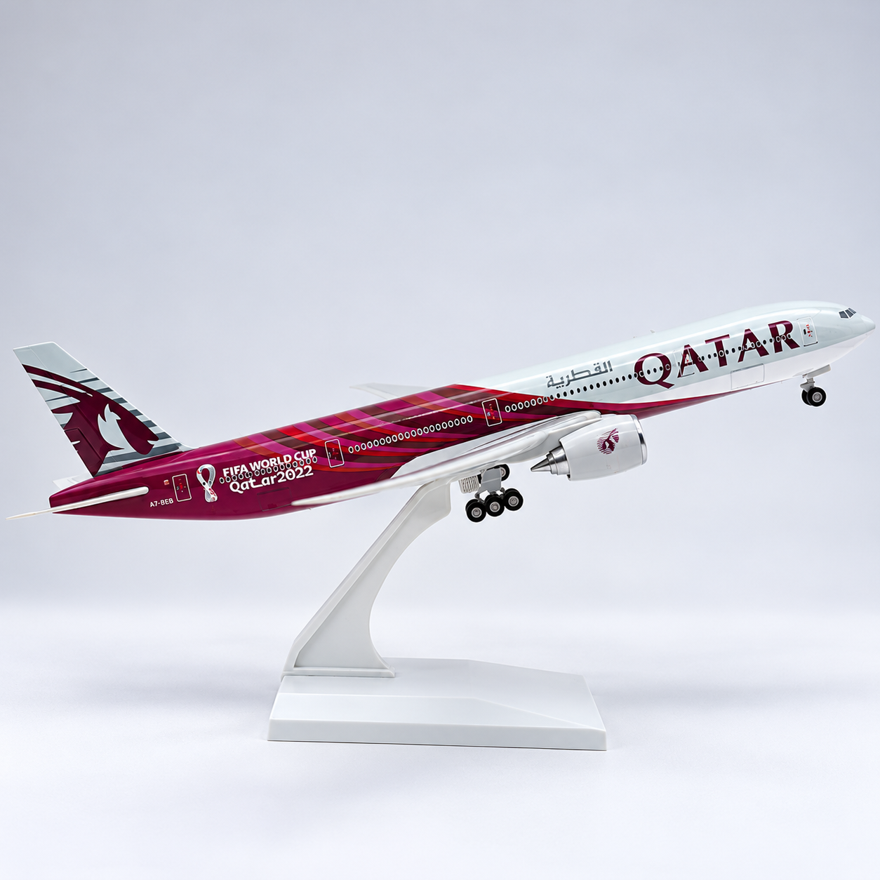 Qatar Airways Boeing 777-300ER 1:250 Resin Model – 30cm