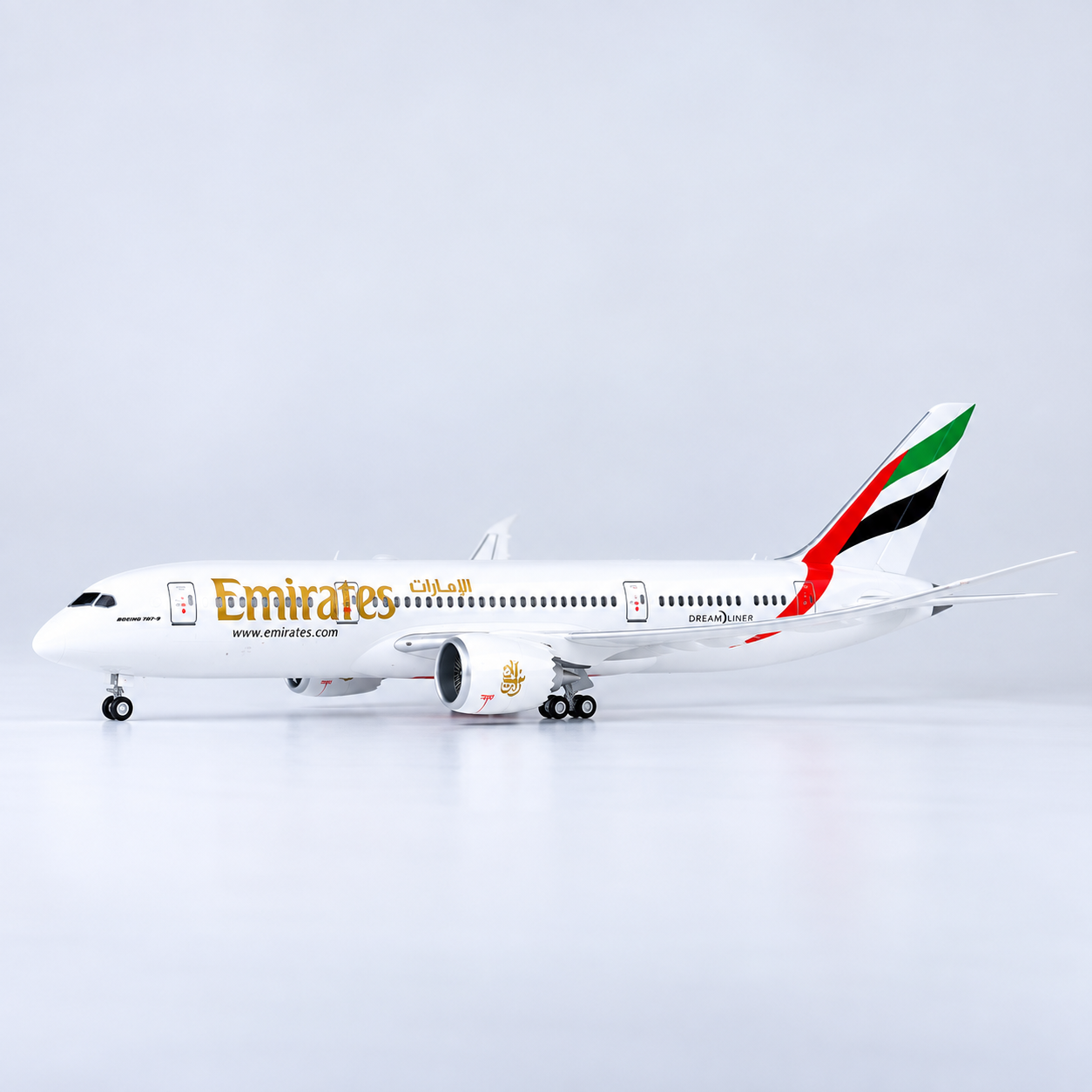 Emirates Boeing 787 Dreamliner model