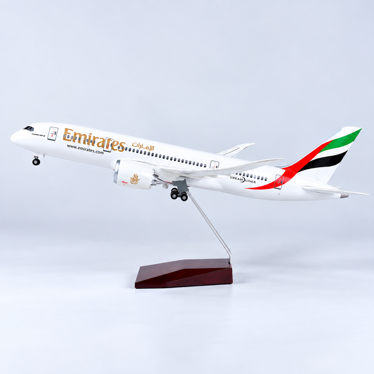 Emirates Boeing 787 Dreamliner 