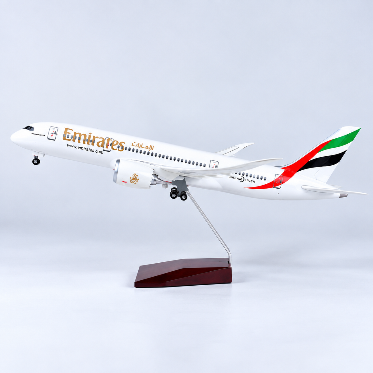 Emirates Boeing 787 Dreamliner 