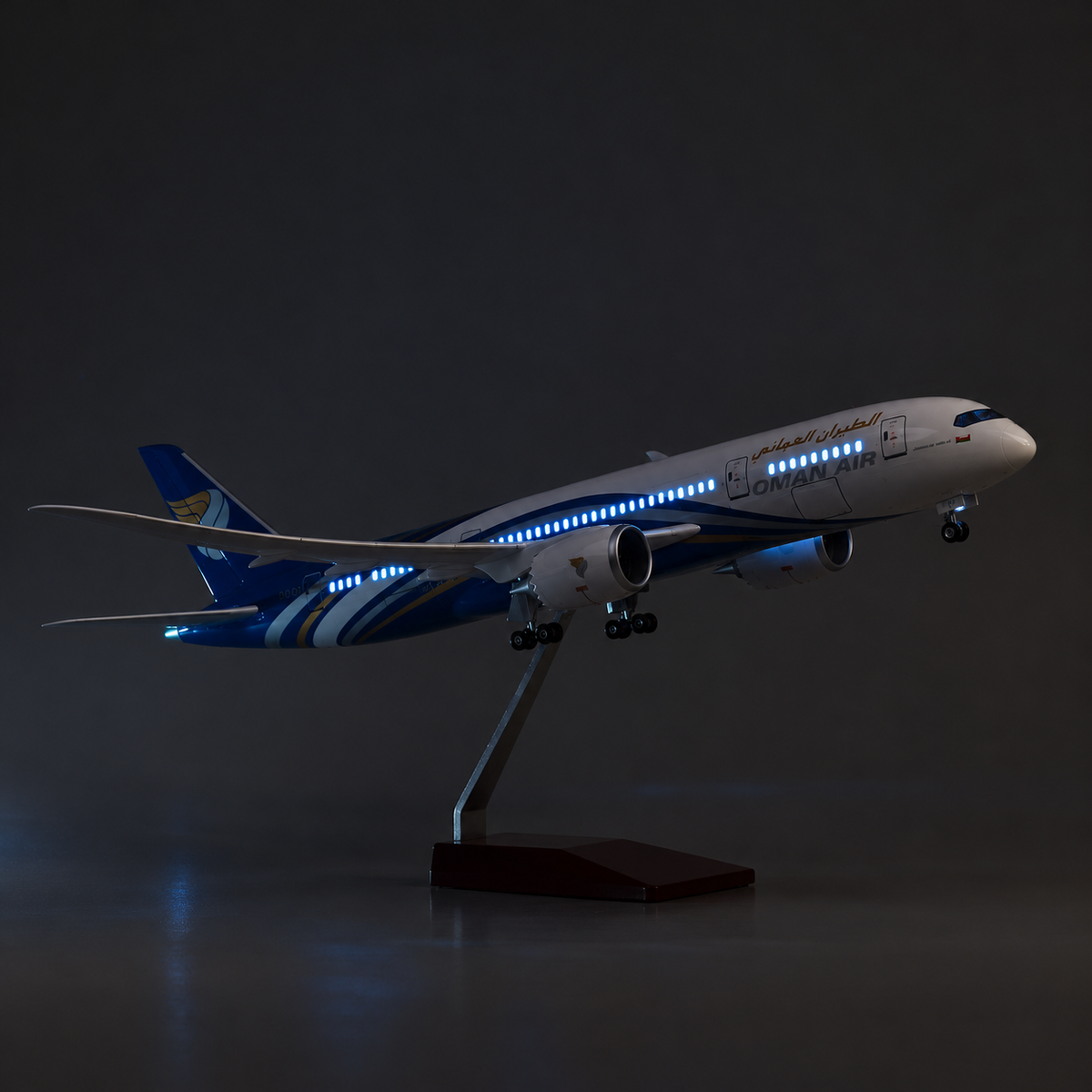 Oman Air Boeing 787-9 Dreamliner 1:130 Scale Sound-Activated LED Aircraft Model – 43cm