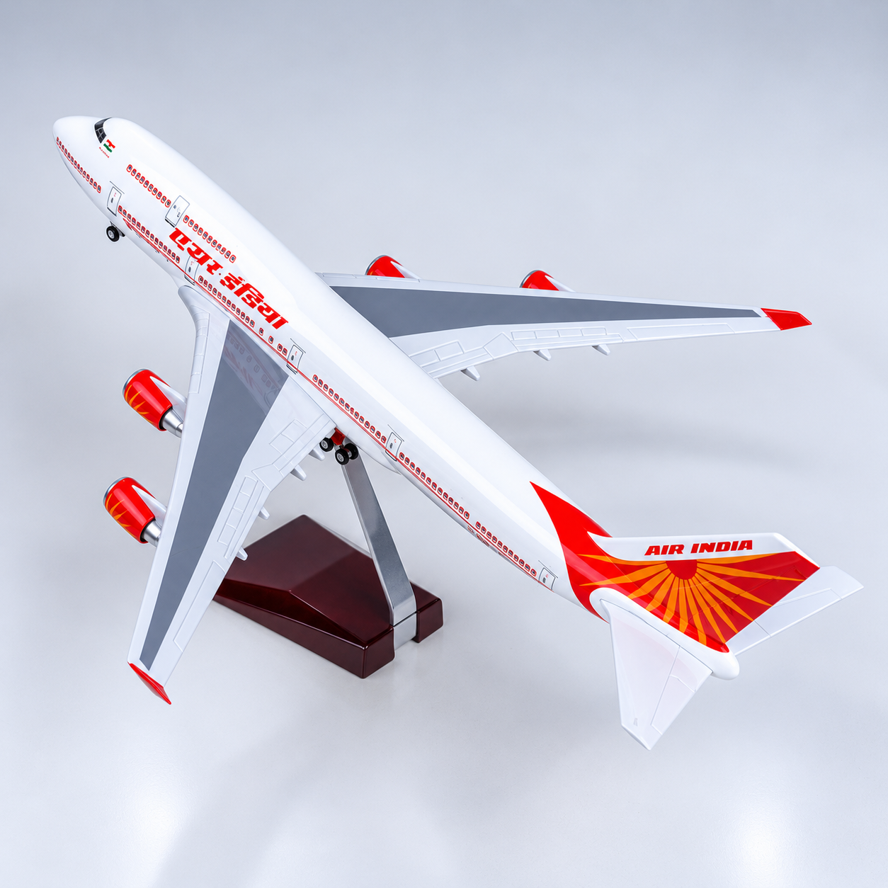 Air India Boeing 747-400  1:150 Scale LED Aircraft Model