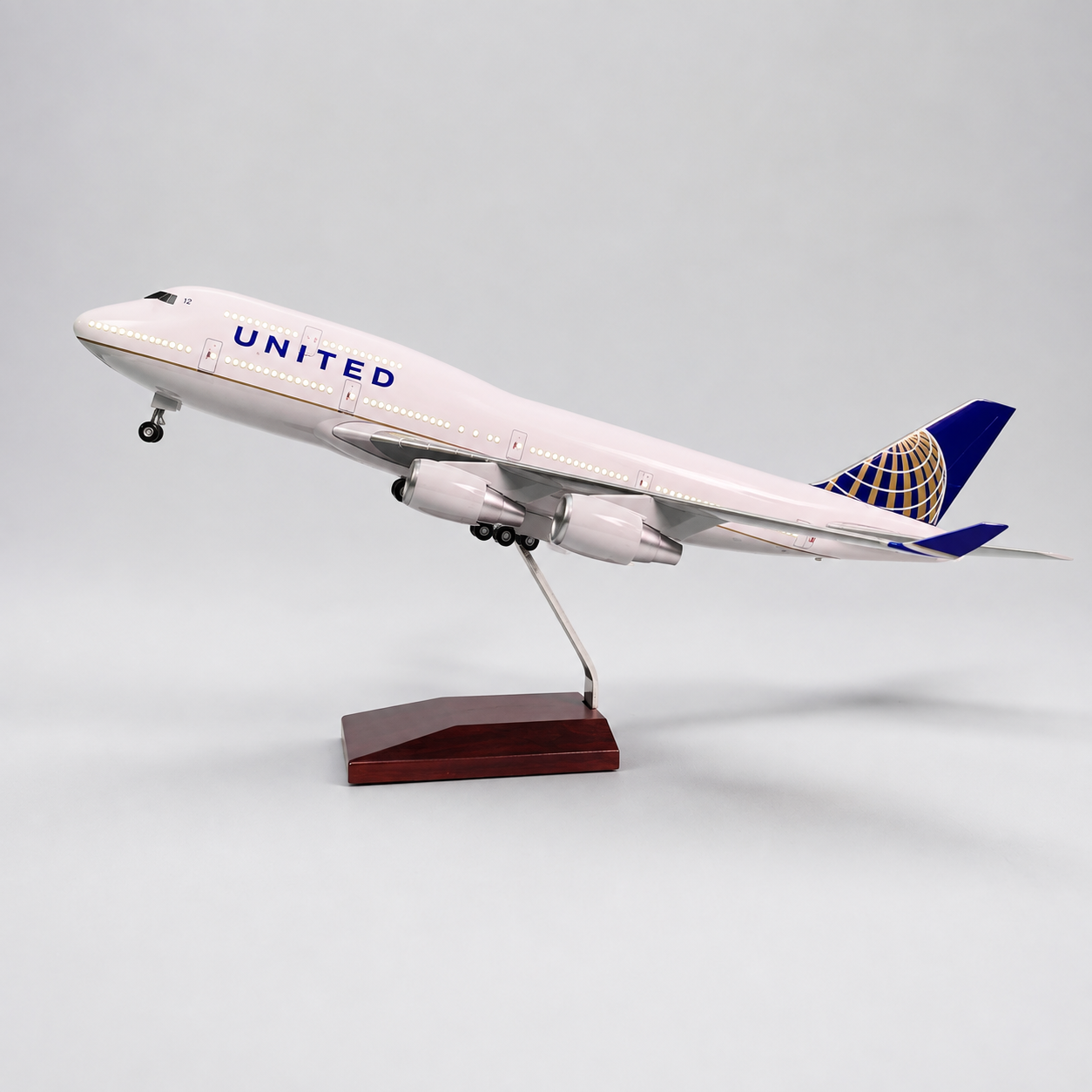 United Airlines Boeing 747 