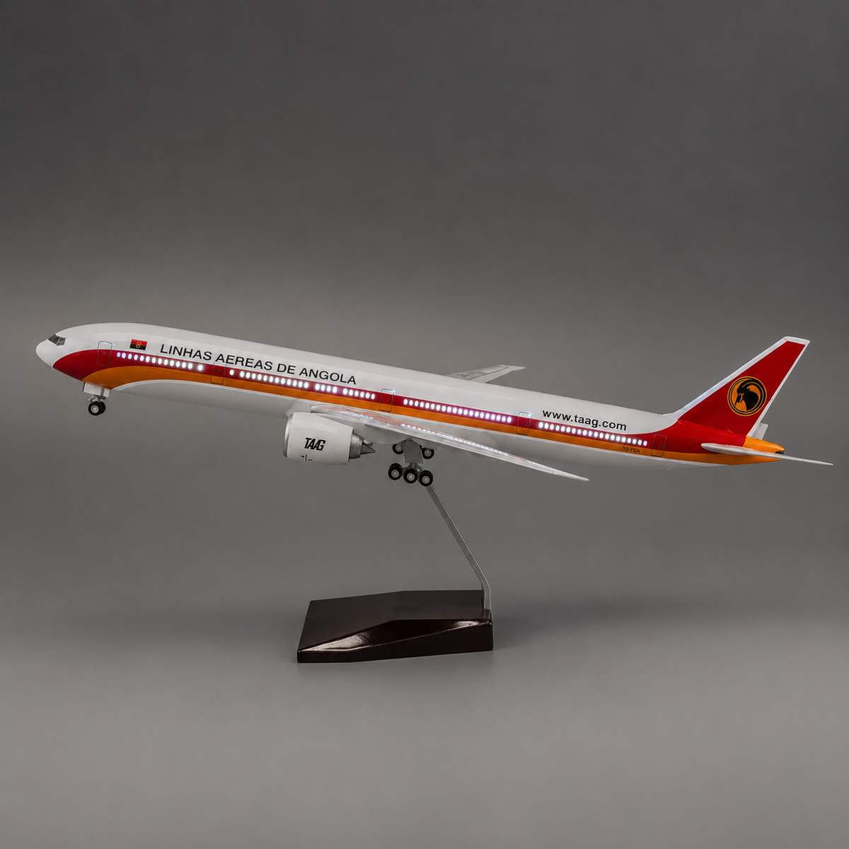 TAAG Angola Airlines Boeing 777 1:157 Scale Aircraft Model – 47cm Premium Resin Collector Model