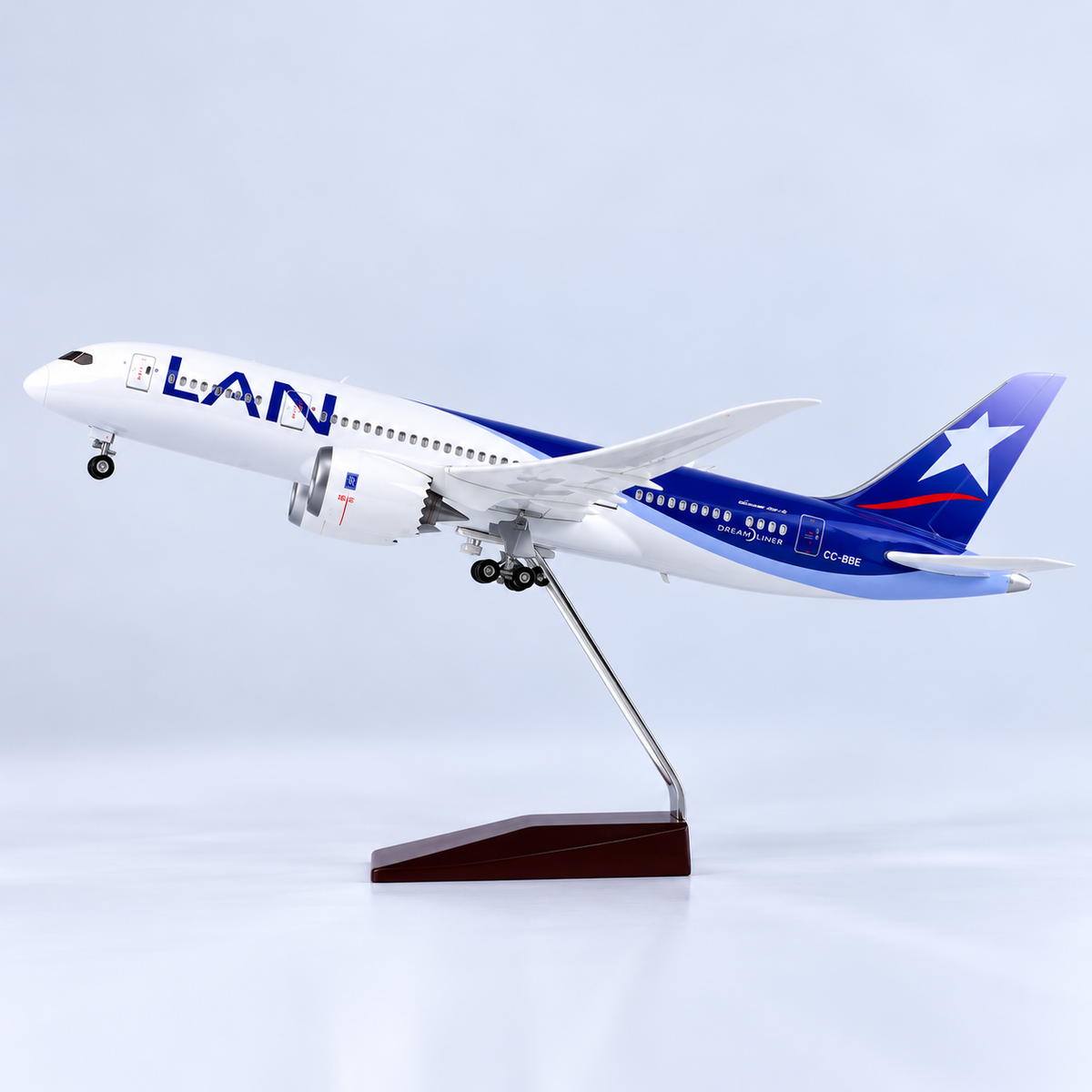 LAN Airlines Boeing 787-8 CC-BBE 1:130 Scale Aircraft Model
