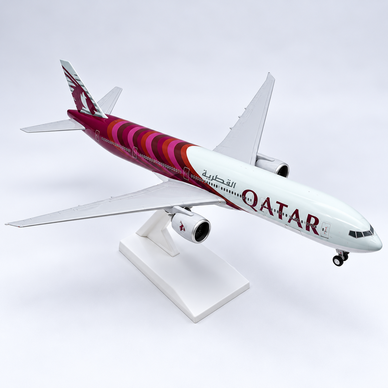 Qatar Airways Boeing 777-300ER 1:250 Resin Model – 30cm