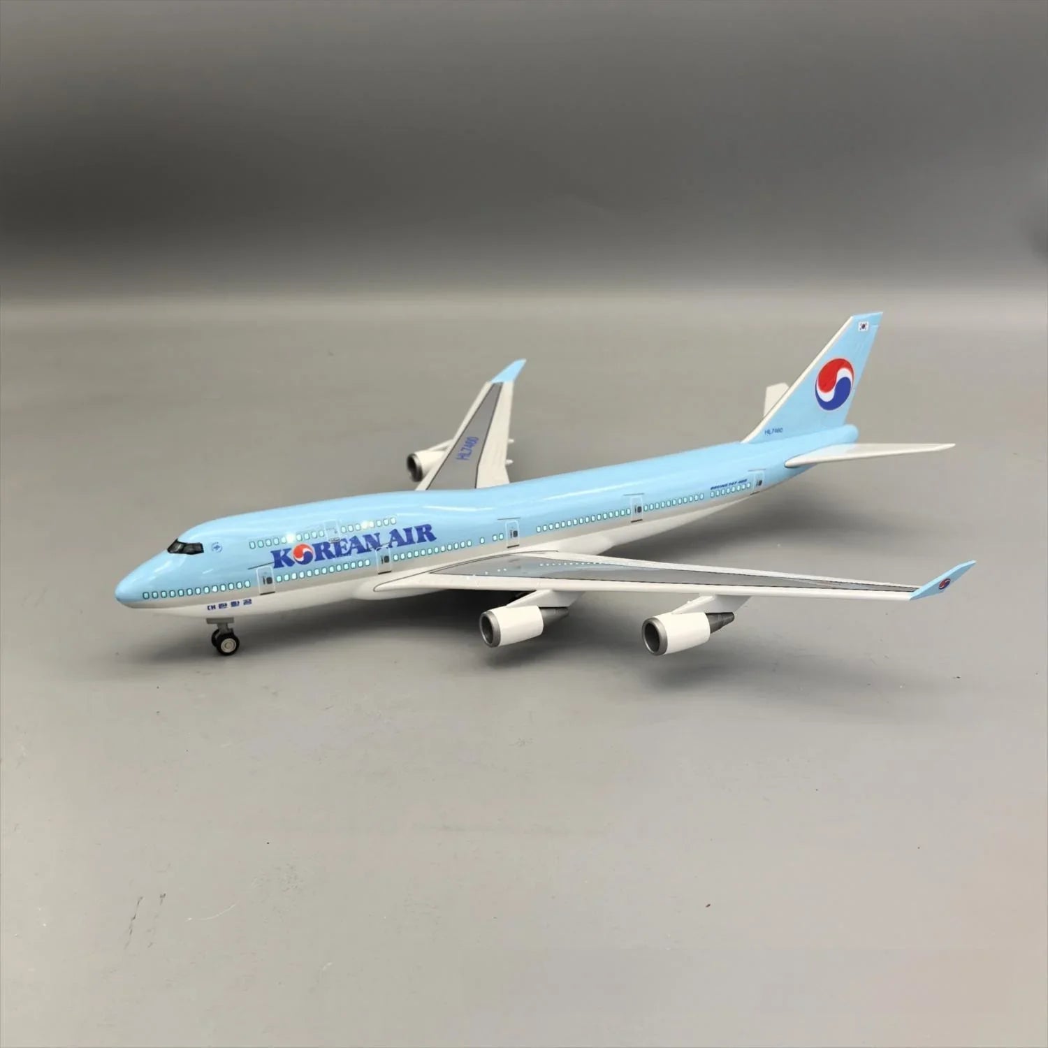 Korean Air Boeing 747-400 – 37 cm / 14.6 in – Luxury Solid Desktop Display Model