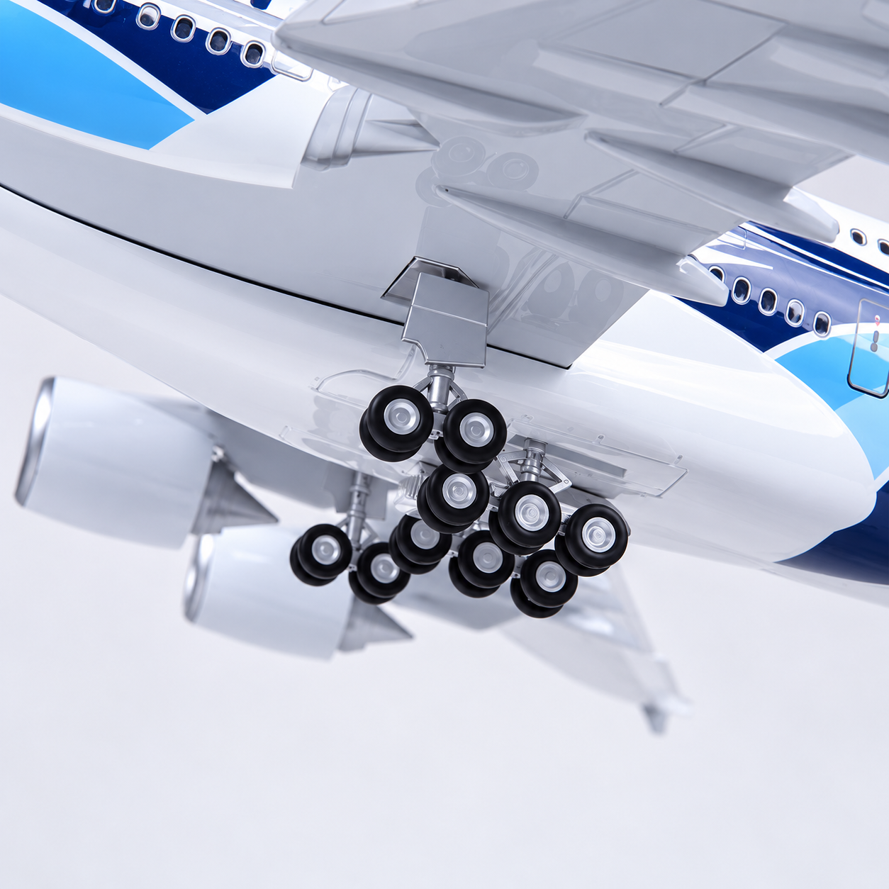 Malaysia Airlines Airbus A380-800 1:160 Scale Sound-Activated LED Aircraft Model