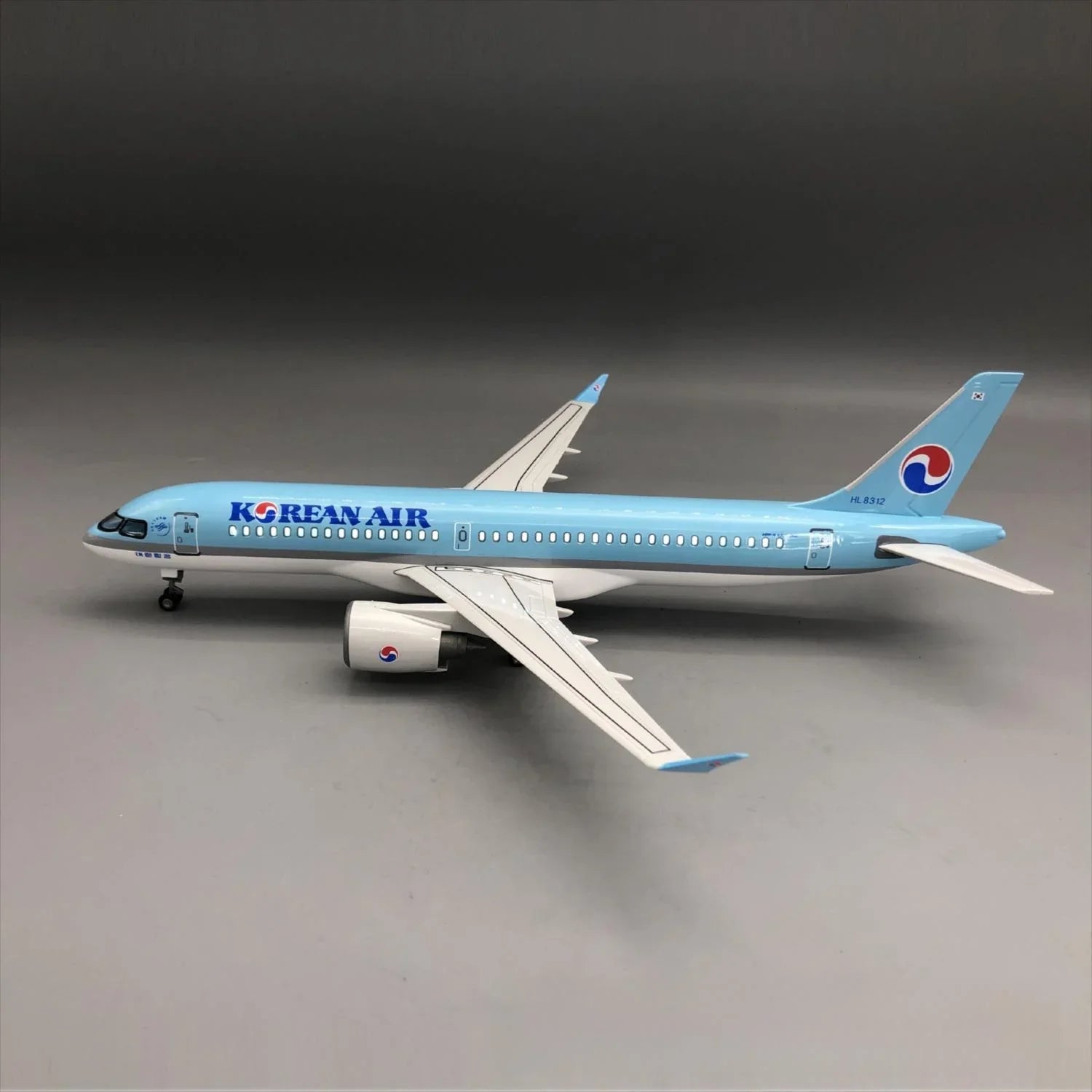 Korean Air Airbus A220-300 1:100 – 38 cm / 15.0 in – LED Lights