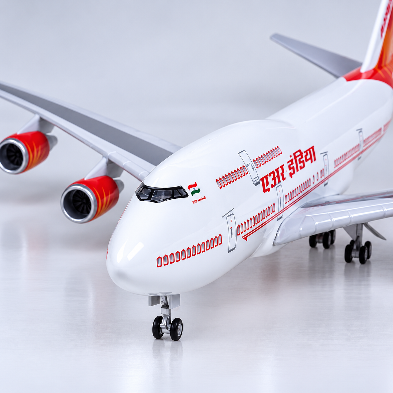 Air India Boeing 747-400  1:150 Scale LED Aircraft Model