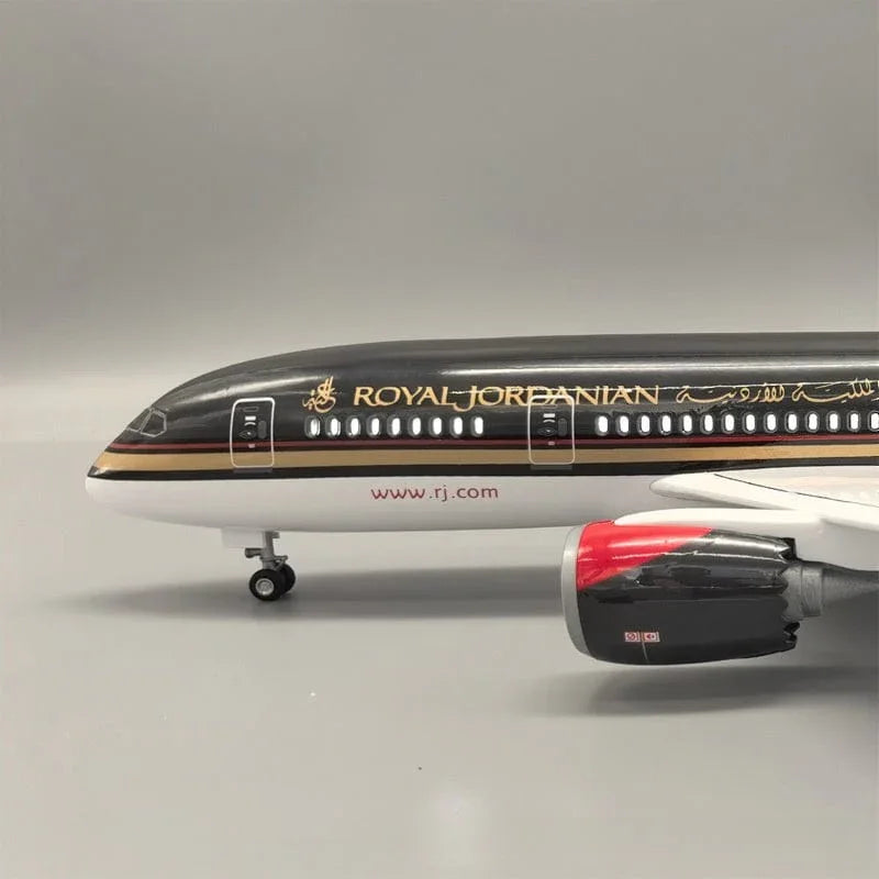 B787 Royal Jordanian - Scale 1/130 - 43cm - 16.9 in
